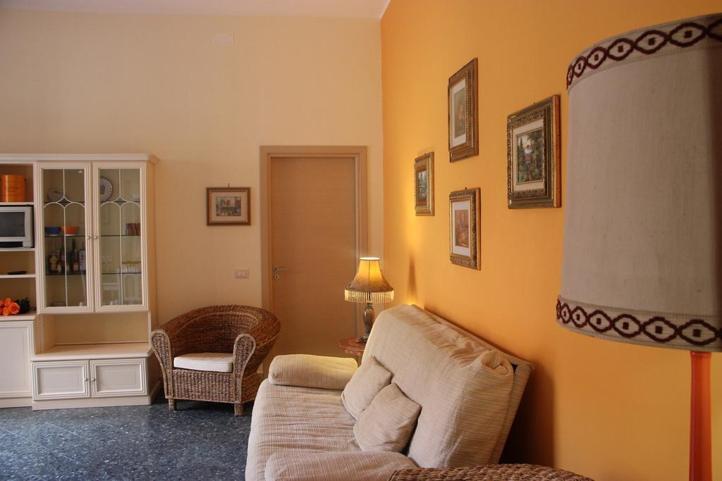 Palazzo Doria Apartment Марсала Стая снимка