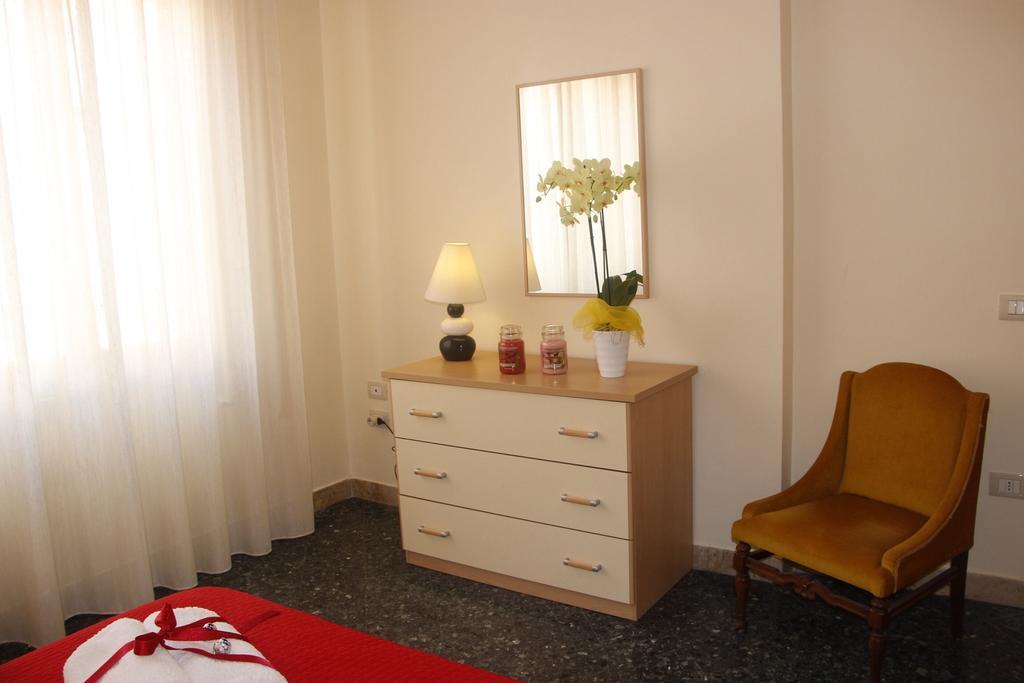 Palazzo Doria Apartment Марсала Стая снимка