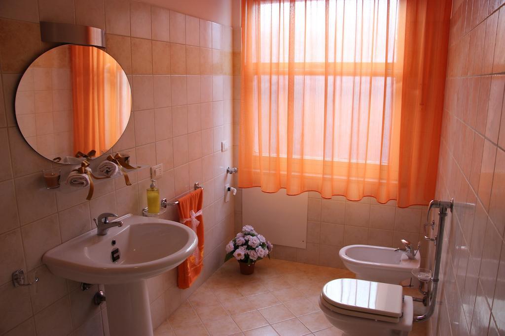 Palazzo Doria Apartment Марсала Стая снимка